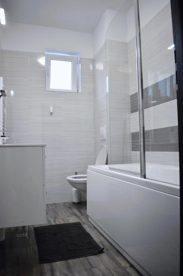 Etalon Airport Apartments Otopeni Kültér fotó