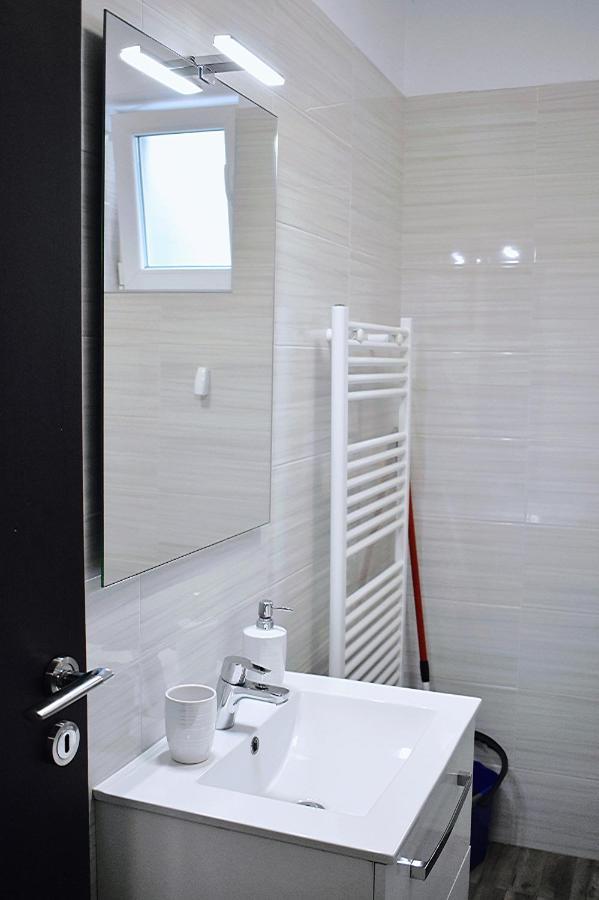 Etalon Airport Apartments Otopeni Kültér fotó